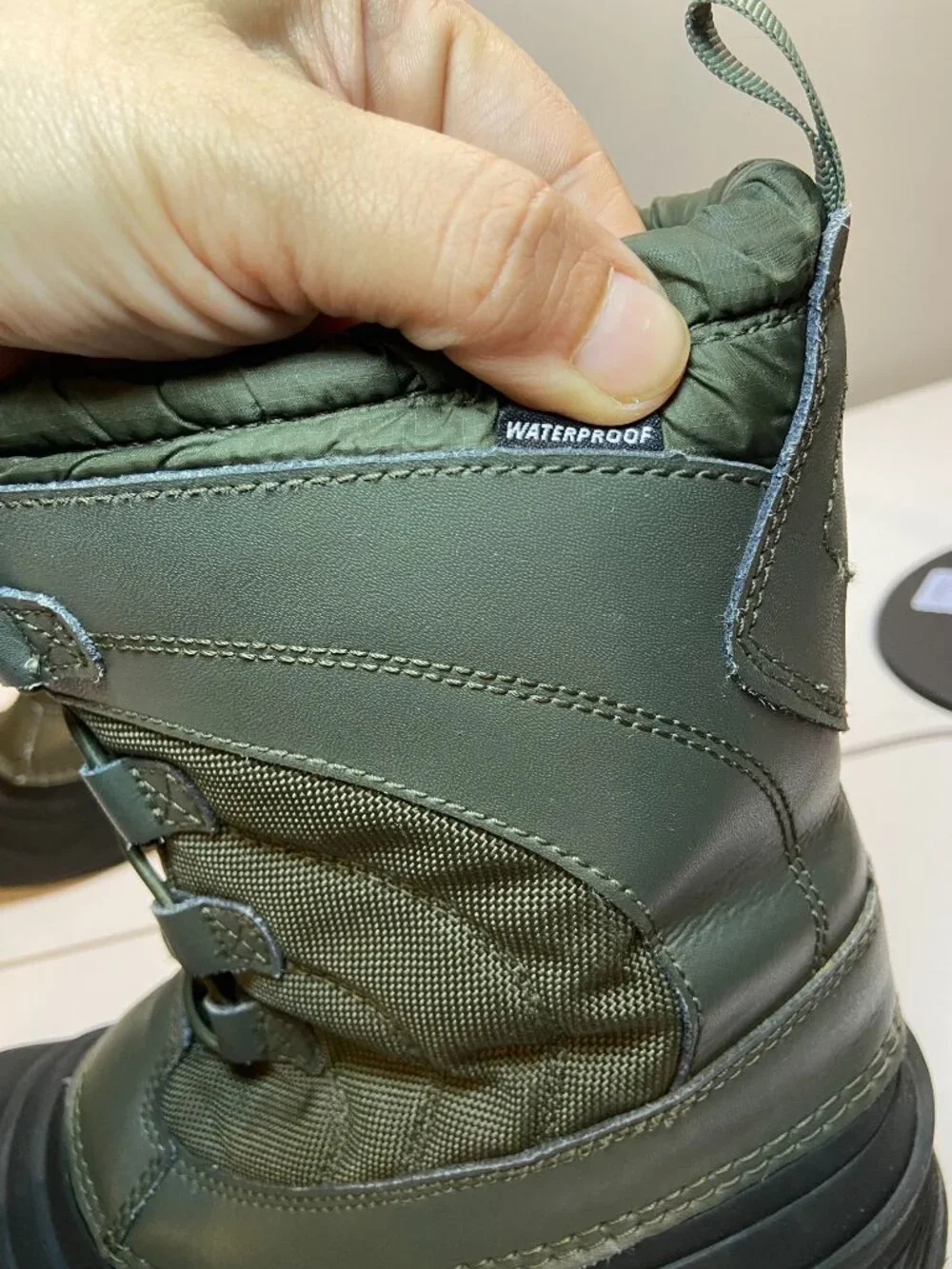 The North Face Alpenglow IV Waterproof Winter Snow Boots Kids Size 7